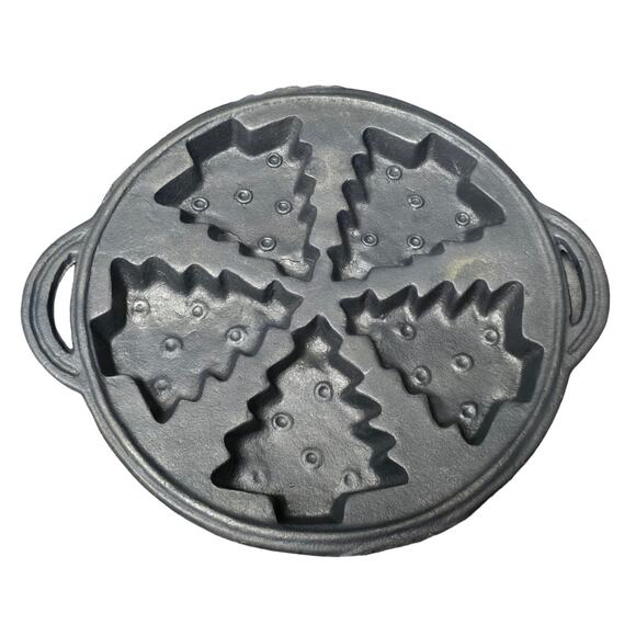 Vintage Cast Iron Christmas Tree Round 10" Baking Mold Cooking Crafting Holiday - Picture 2 of 8